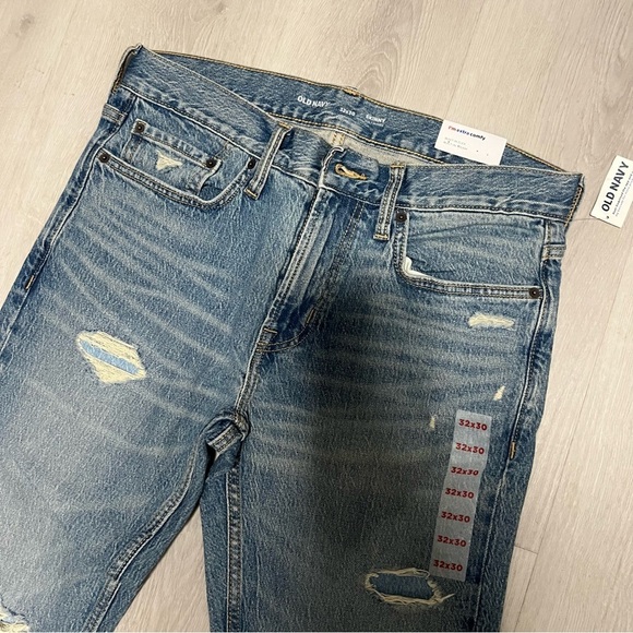 Old Navy Men’ 32x30 Basic Skinny Built In Flex Medium Wash Distressed Jeans NWT - Picture 4 of 14
